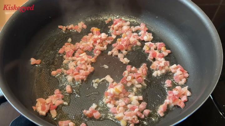 Thumbnail for Kollégánk így turbózta fel a sajtos buldak tésztát