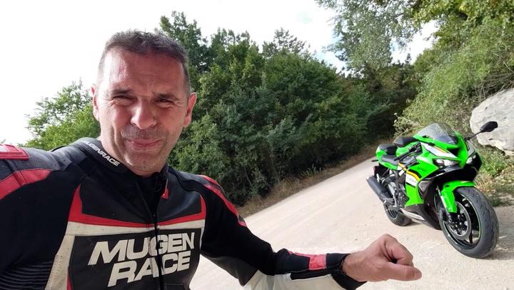 Thumbnail for Dodor a Kawasaki ZX6R motort teszteli