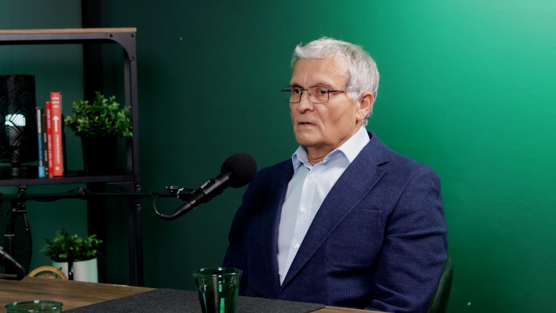 Thumbnail for Ficzere podcast: „Ott vannak jó eredmények és kevesebb szövődmény, ahol évente kellő számú műtétet végeznek”