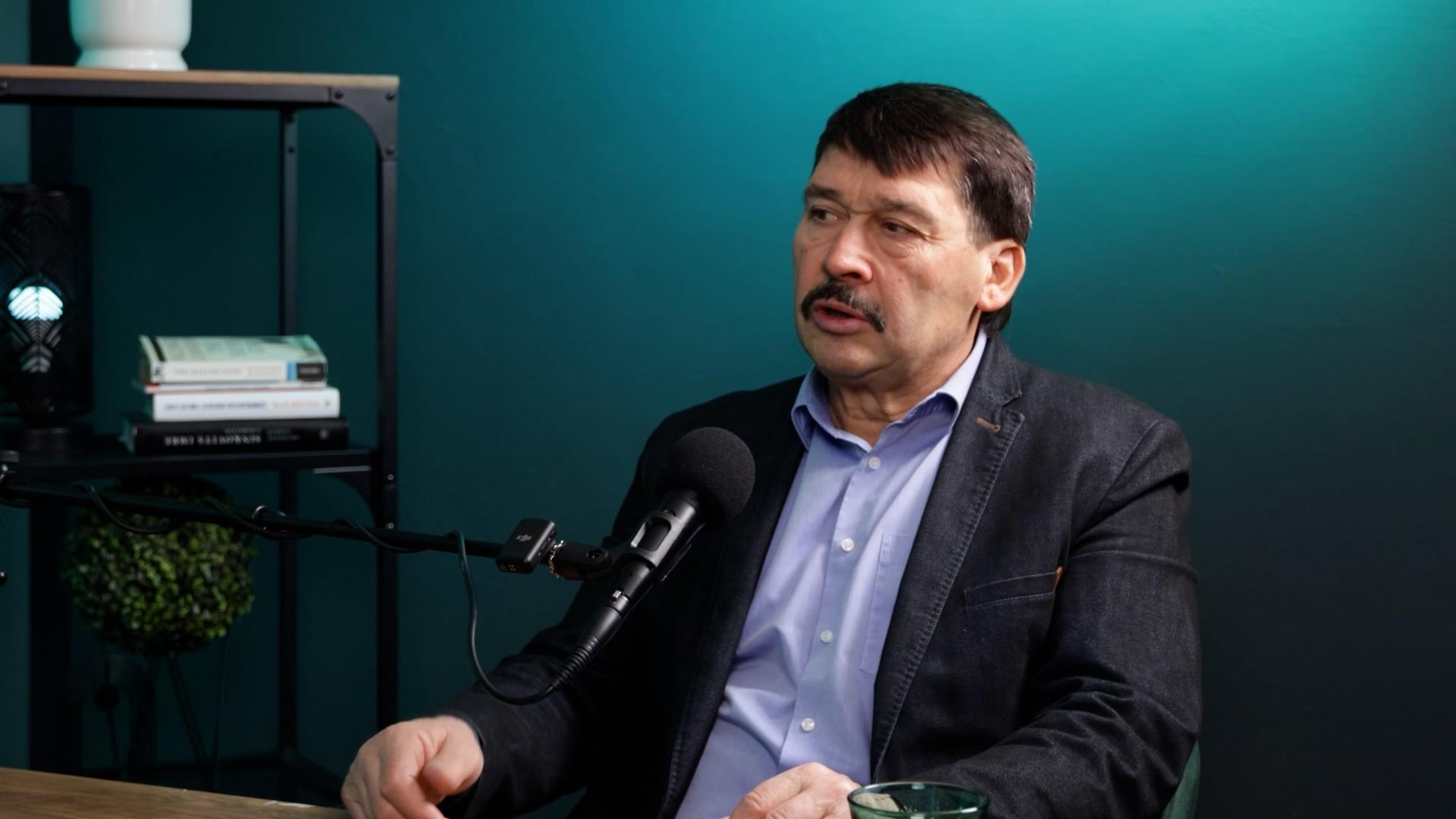 Thumbnail for Áder János: Ha Kossuth és Deák tudtak kulturáltan vitázni a nemzet sorsáról, mi miért nem tudunk?