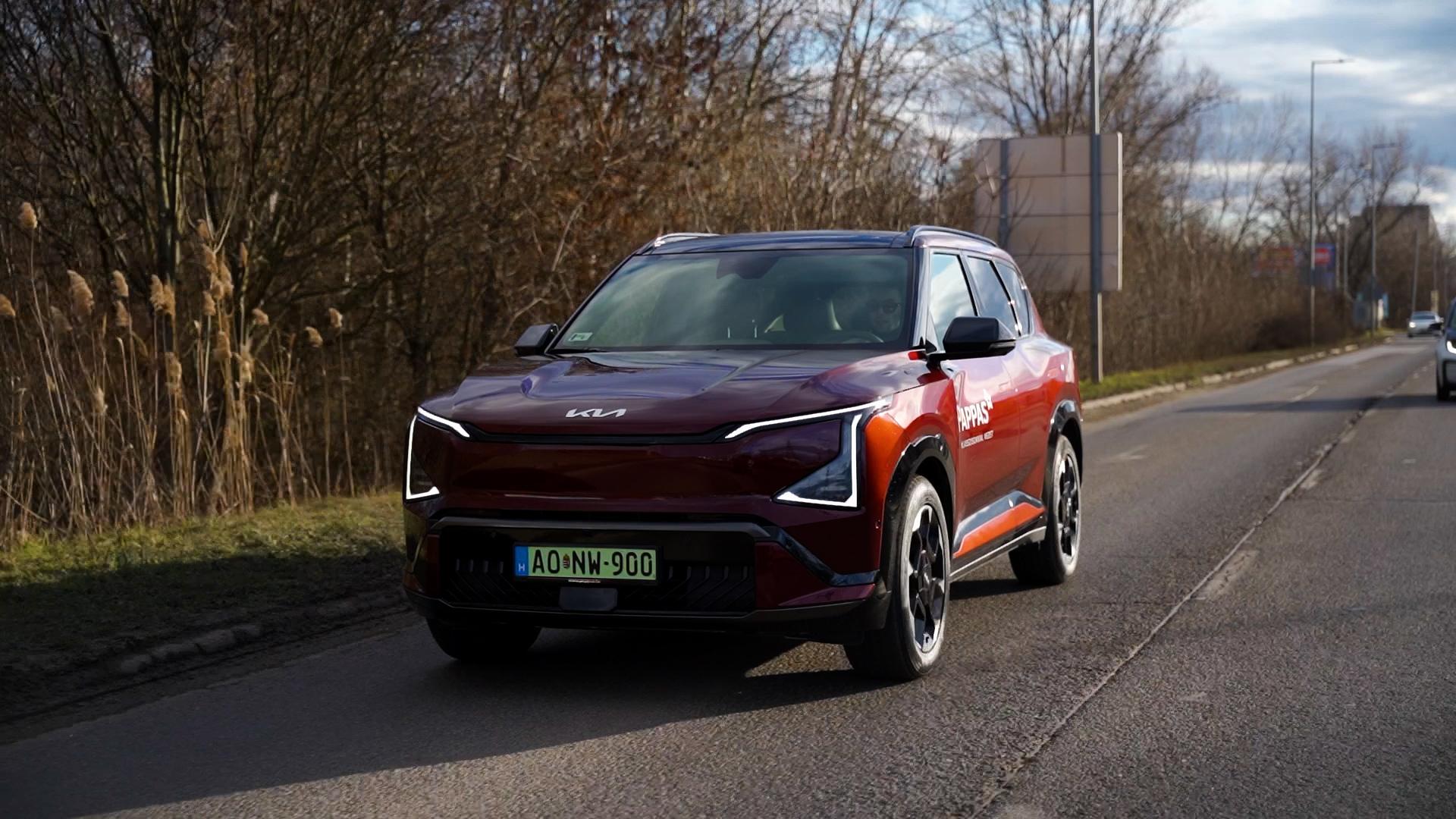 Thumbnail for Ezzel az autóval nincs is kedvem gyorsan menni – Palikék teljesen odavoltak a Kia új elektromos SUV-jáért