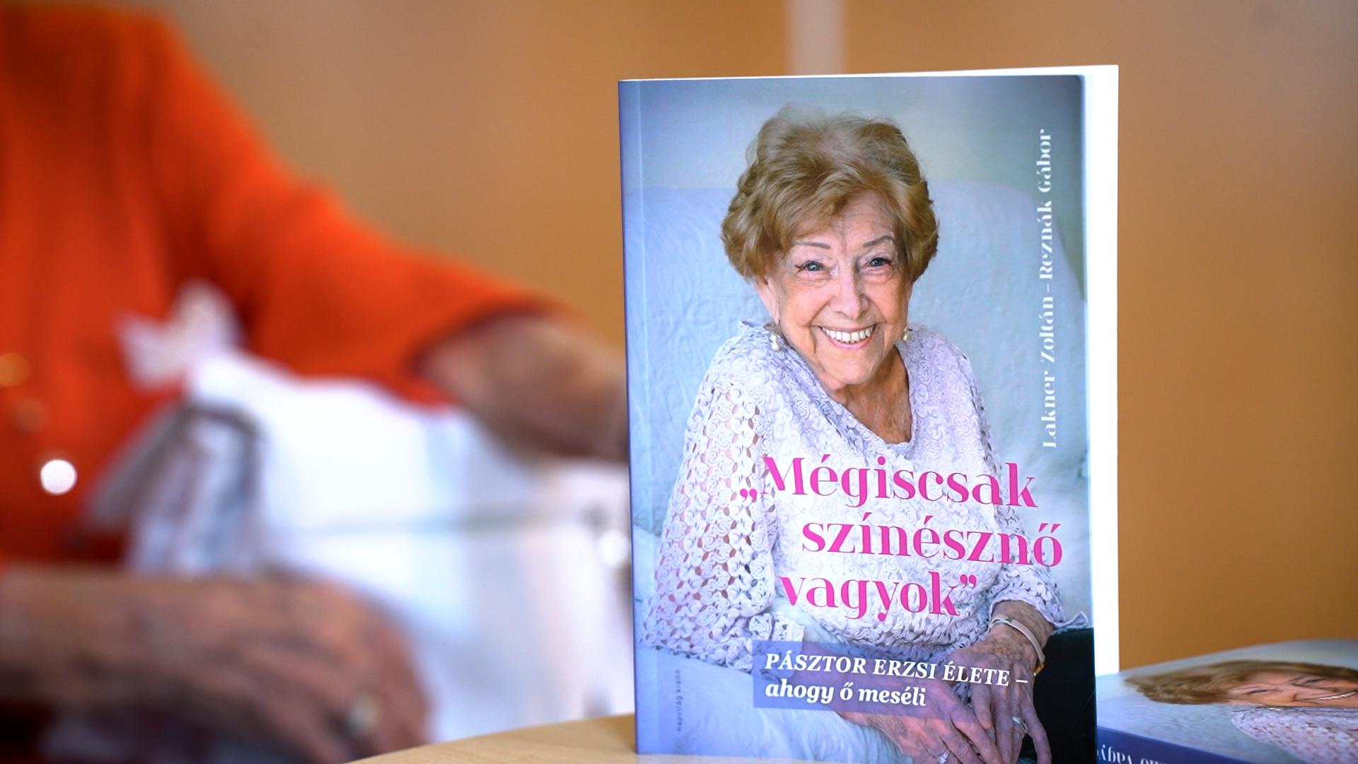 Thumbnail for Pásztor Erzsi "Mégiscsak színésznő vagyok"