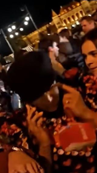 Így hagyta el a Fidesz eredményváróját Tóth Gabi és Vasvári Vivien