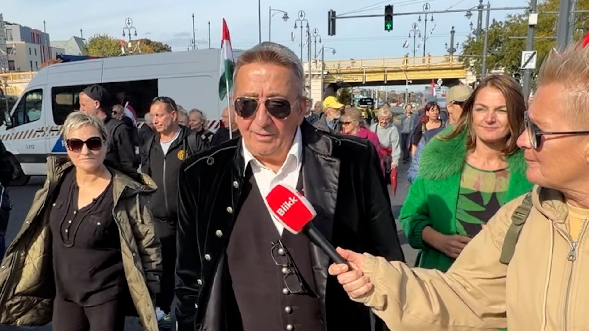 Thumbnail for Bayer Zsolt és Pócs János is részt vettek a Zászlómeneten