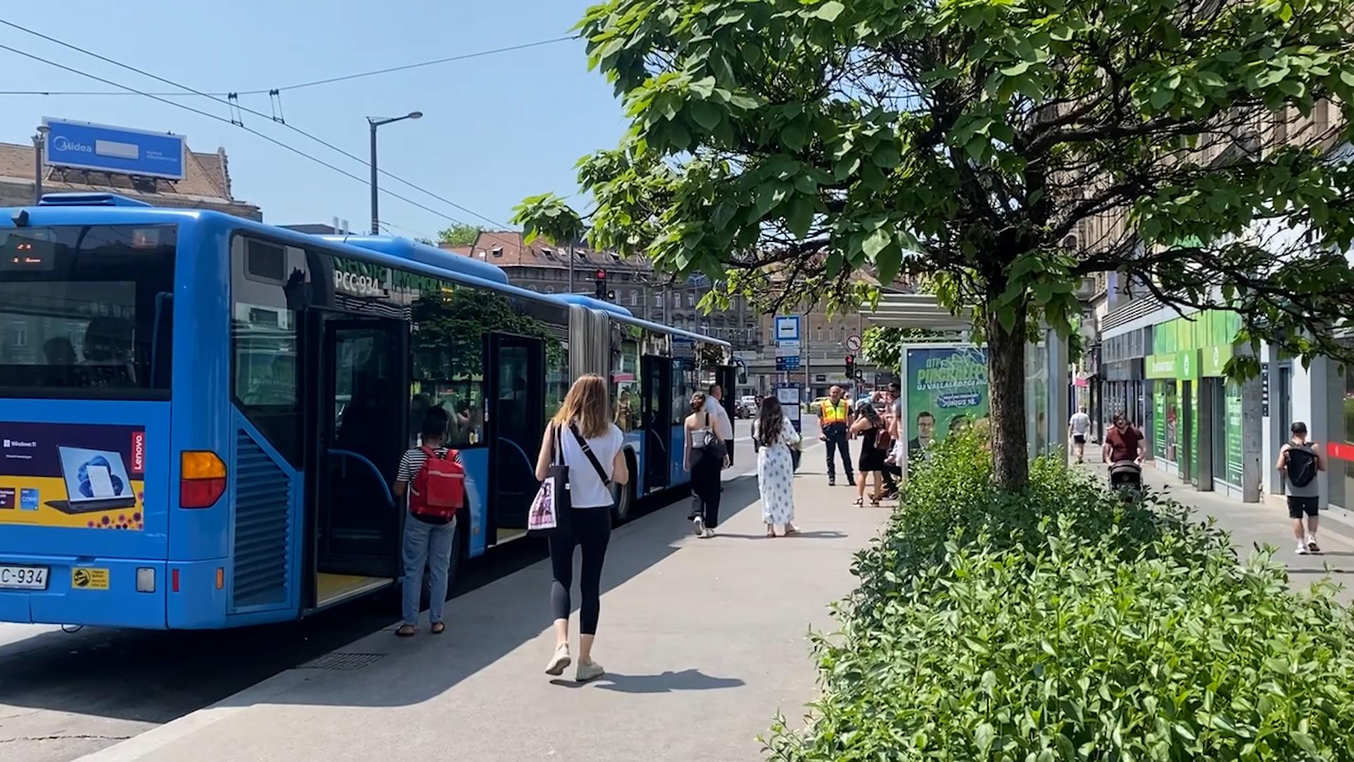Thumbnail for 10 percre leállt Budapest teljes tömegközlekedése