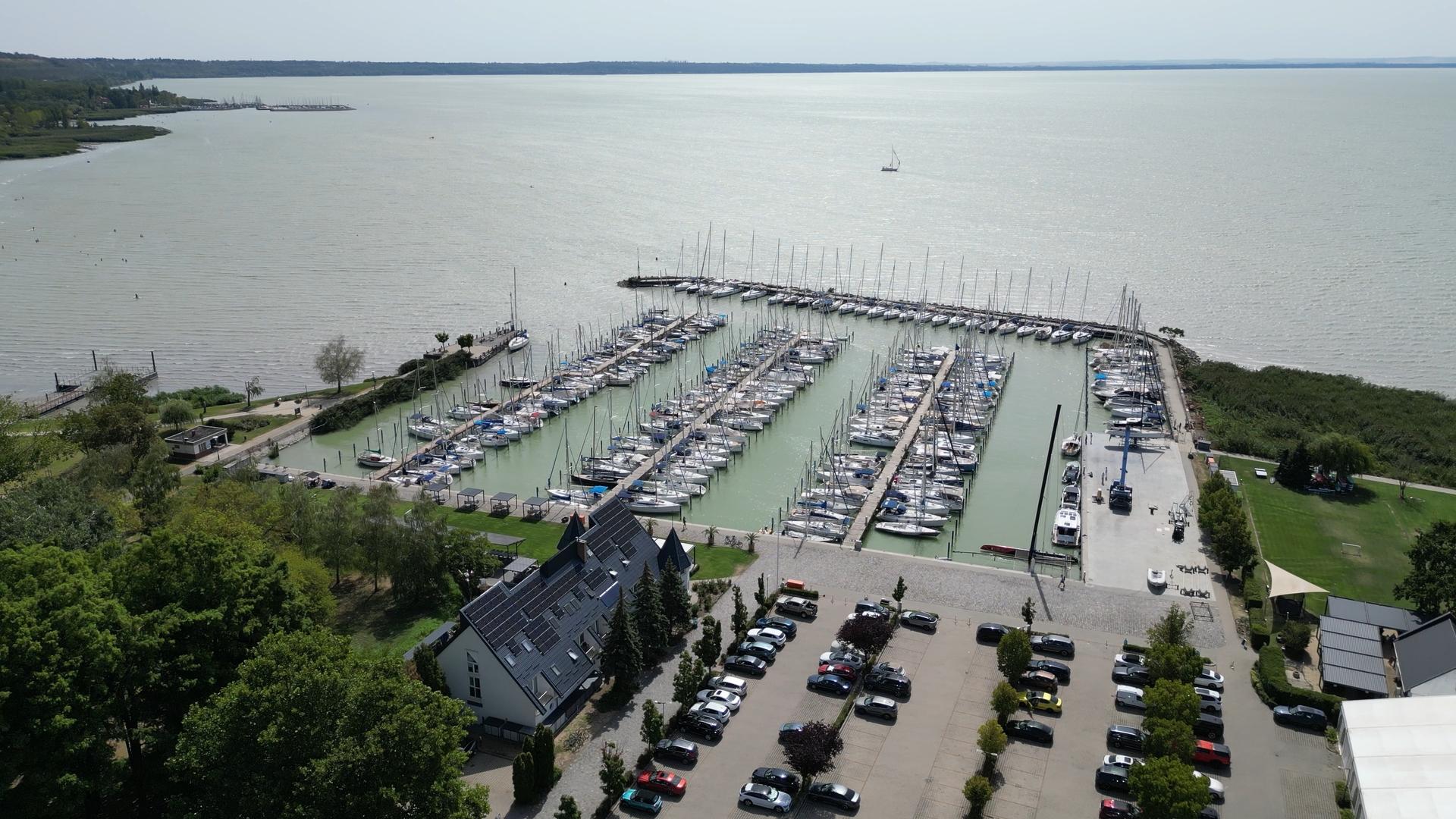 Thumbnail for Luxus, sebesség, Balaton – ilyen hajókat vonultatott fel a Balaton Boat Show