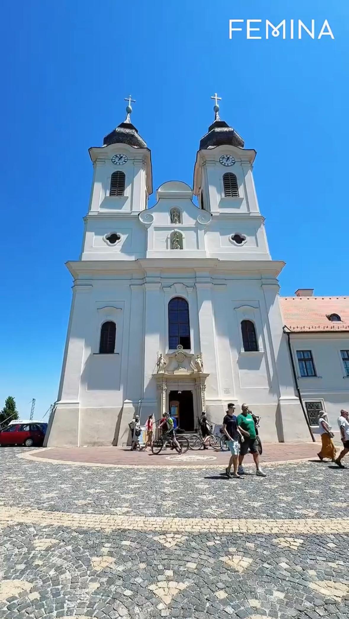 A megújult Tihanyi Bencés Apátság