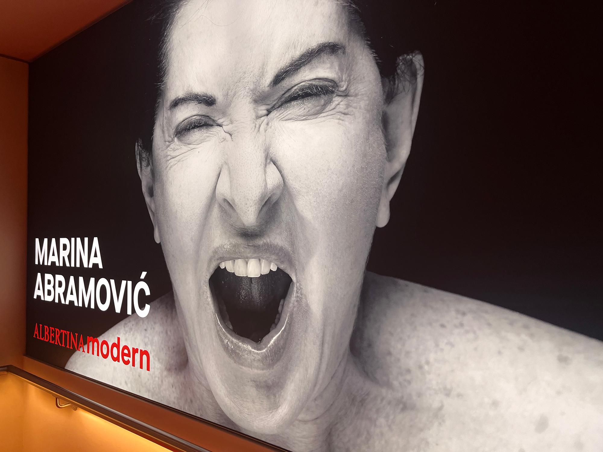 Thumbnail for Marina Abramović: A nő, aki a csenddel gyógyít