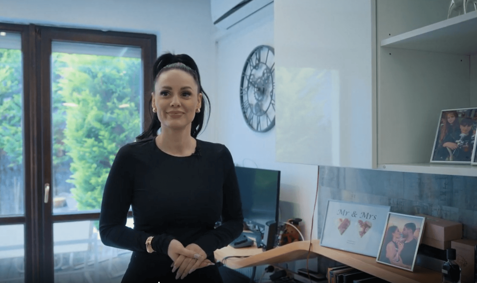 Thumbnail for Lázár Szandra a Budapest Luxe sztárja nem bánja, hogy a férje és a fia között mindössze 12 év korkülönbség van