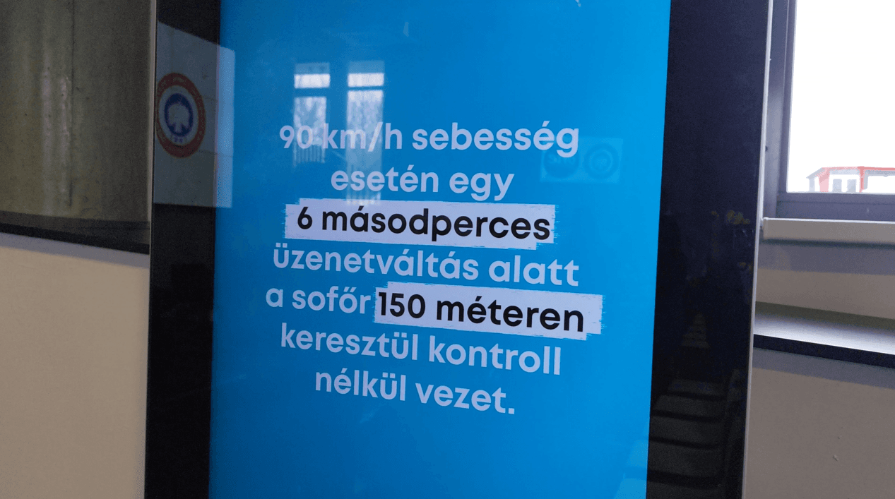 Thumbnail for Vezetés közben egy pillantás a telefonra - 150 méter kontroll nélkül: új kampány indult