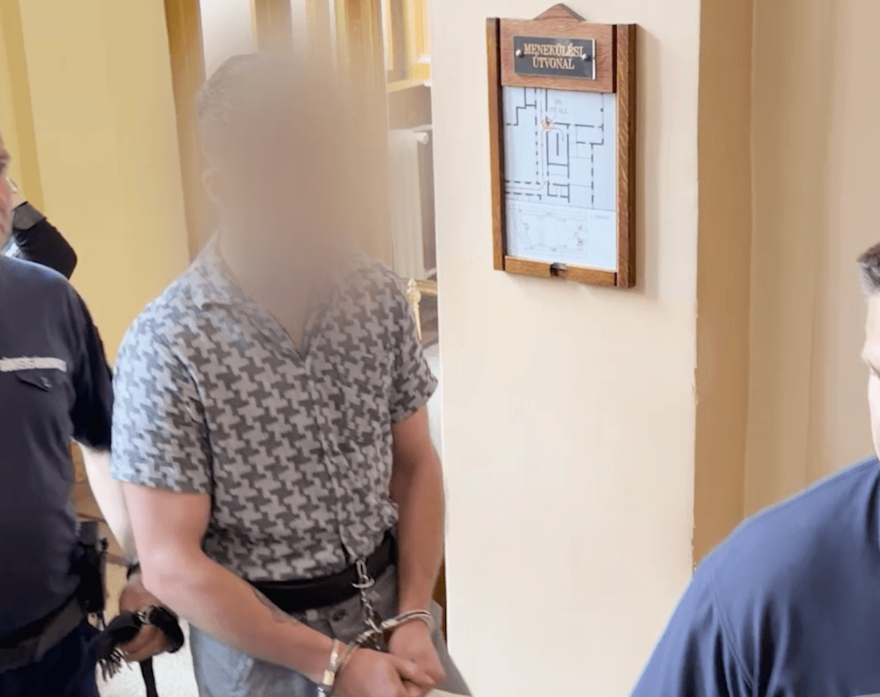 Thumbnail for Így érkezett a bíróságra a férfi, aki egyetlen ütéssel ölt a Morrison's-ban