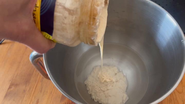 Thumbnail for Kolléganőnk magos kenyeret sütött