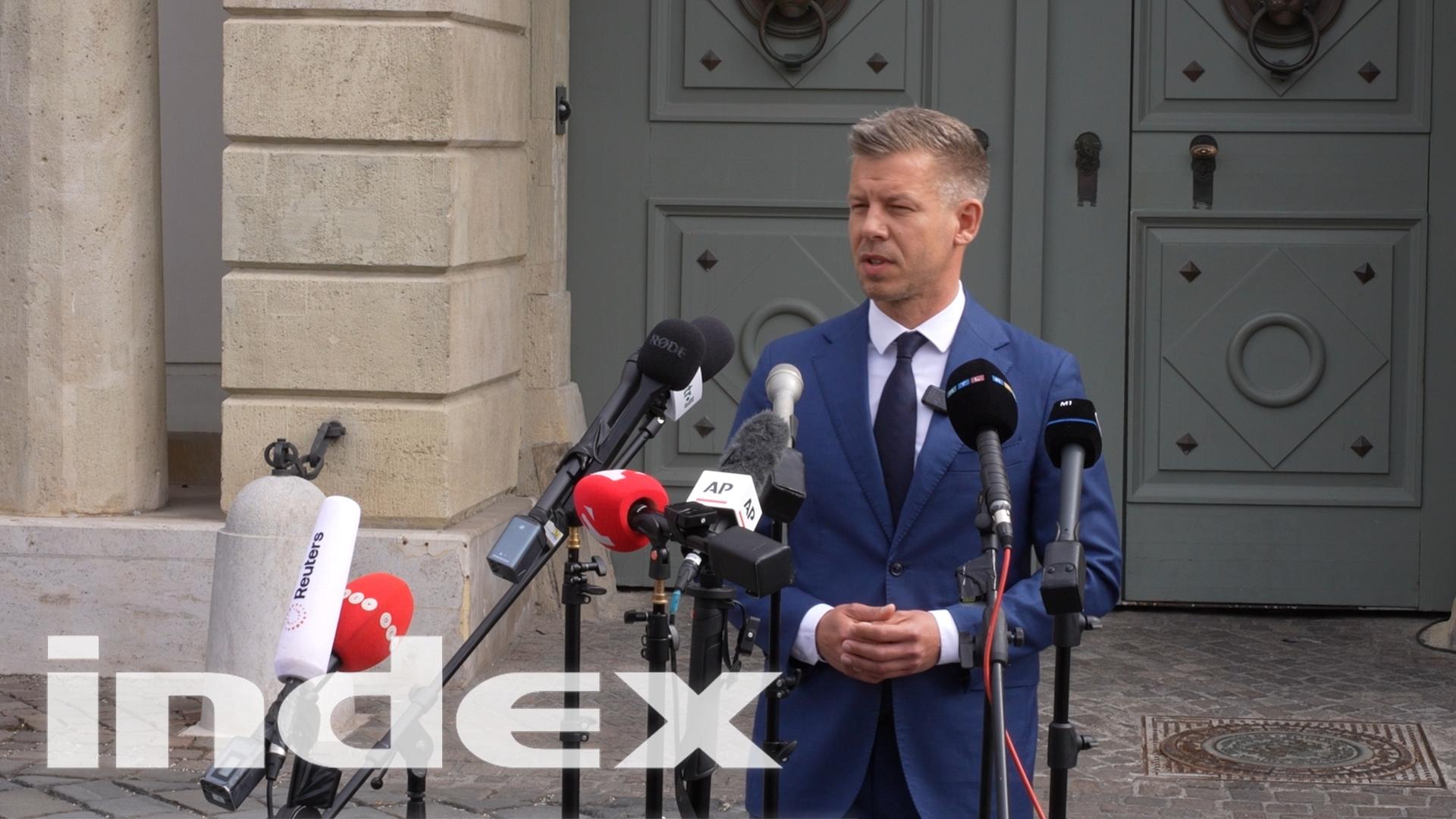 Thumbnail for Sulyok Tamás alkalmatlan arra, hogy megtestesítse a magyar nemzet egységét, ezért távoznia kell.