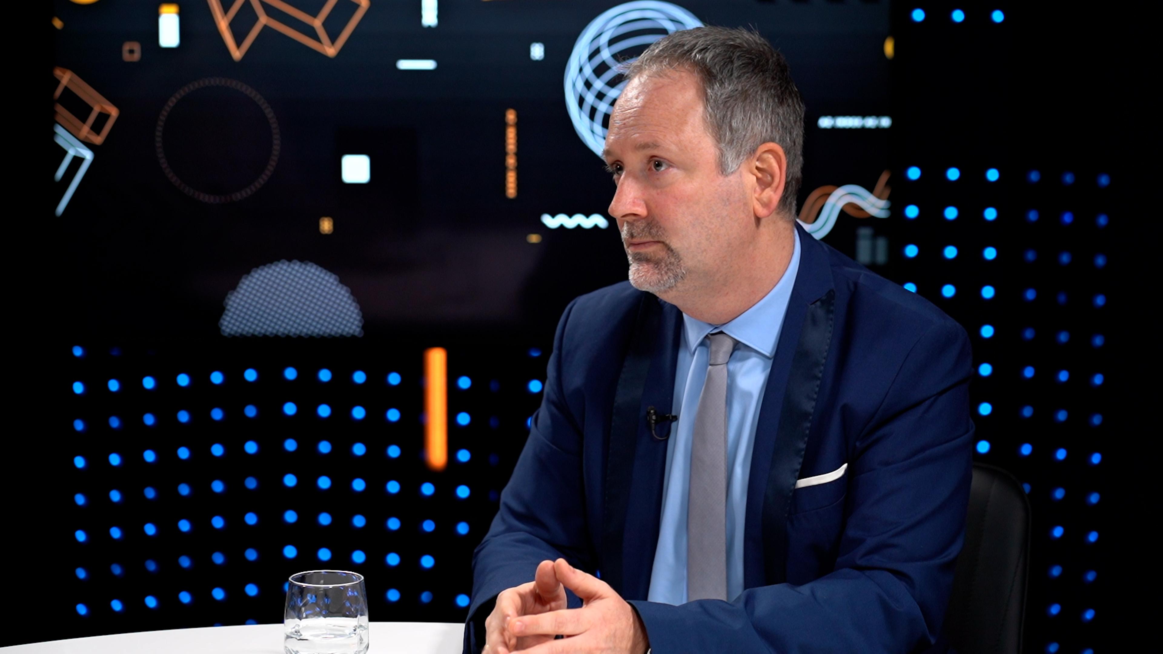 Mi kell ahhoz, hogy külön bankárunk legyen?