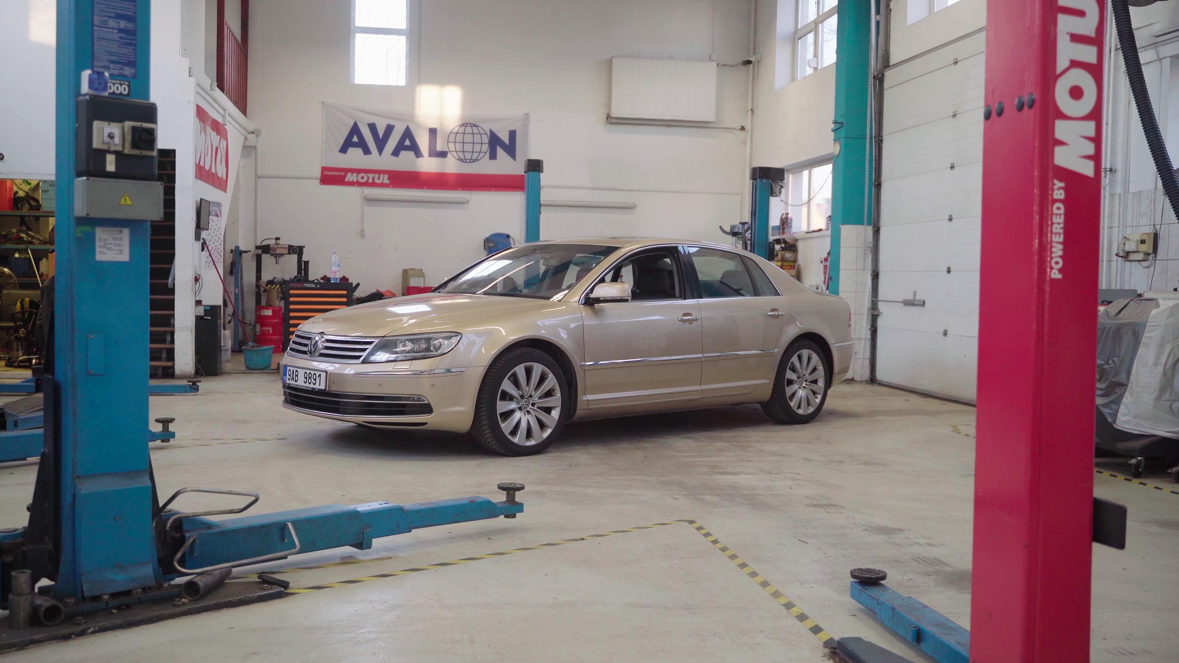 A Phaeton visszatér és lecsap! – Volkswagen Phaeton 3,0 V6 TDI – 2015 – MűhelyPRN 294. thumbnail