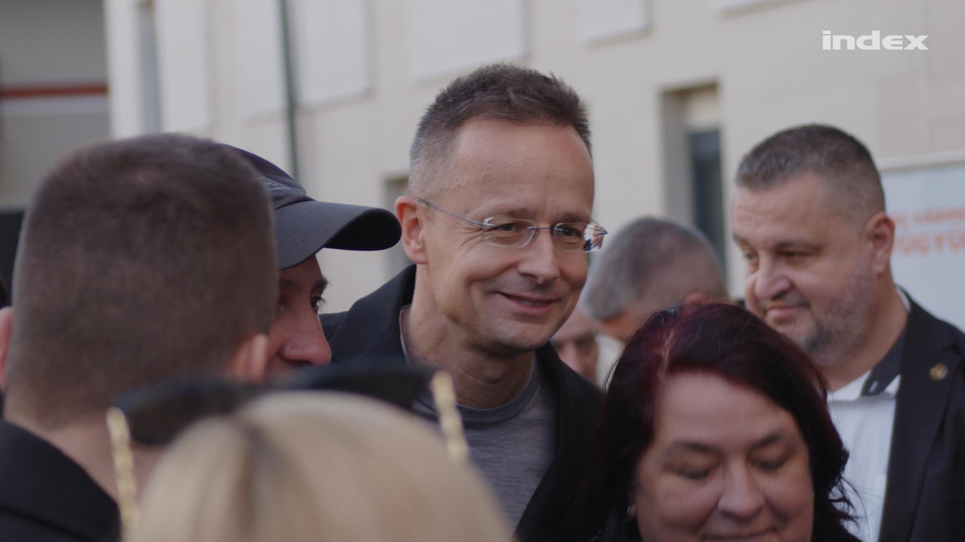 Thumbnail for Szijjártó Péter: Óriási botrány, hogy magyar újságíró közreműködésével hallgathattak le