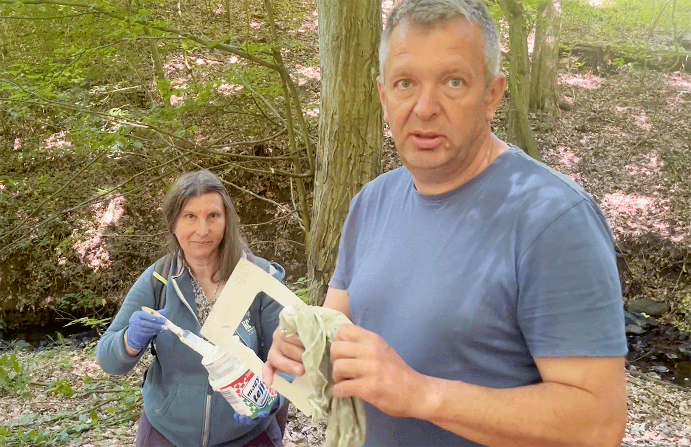 Thumbnail for Így festik újra a turistajelzéseket a Börzsönyben
