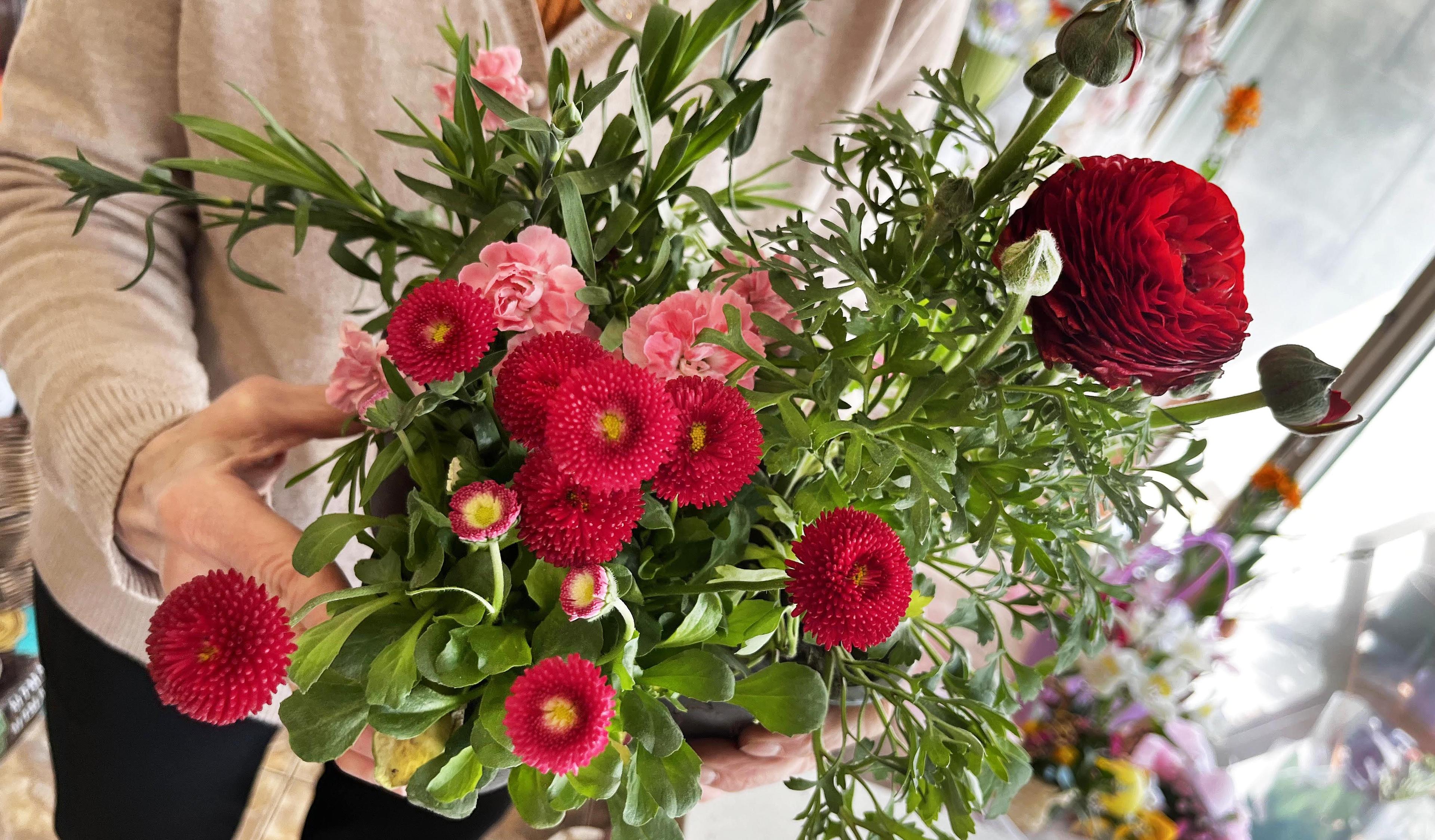 Thumbnail for A virágboltos ötlete: Ez 3 növény együtt hoz 100 virágot még tavasszal