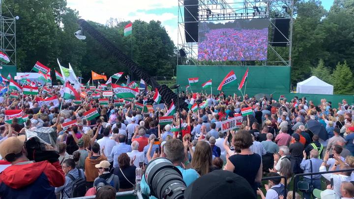 Thumbnail for Az Orbán Viktor beszéde utáni ováció a Margit-szigeten