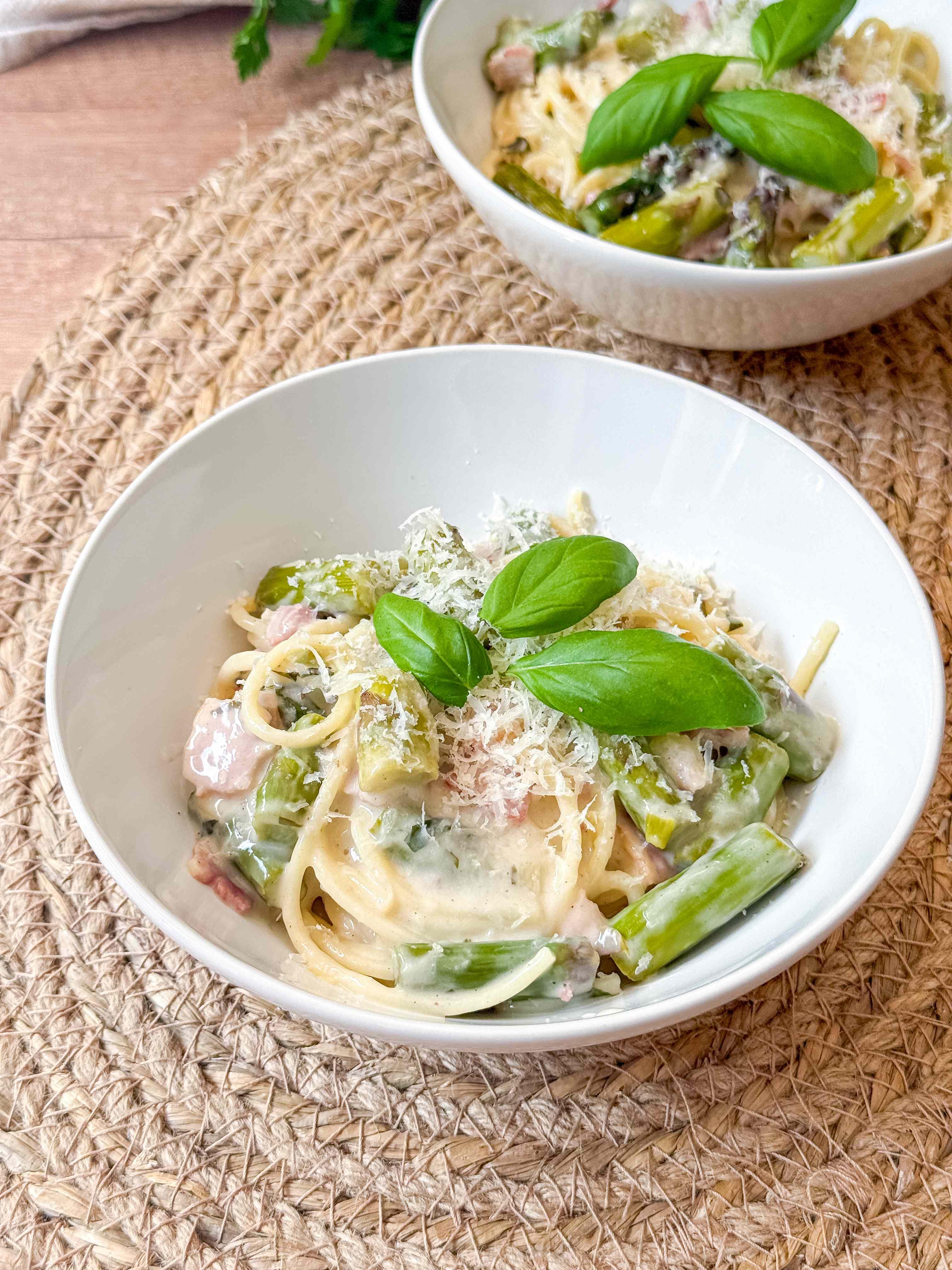 Baconös-spárgás spagetti