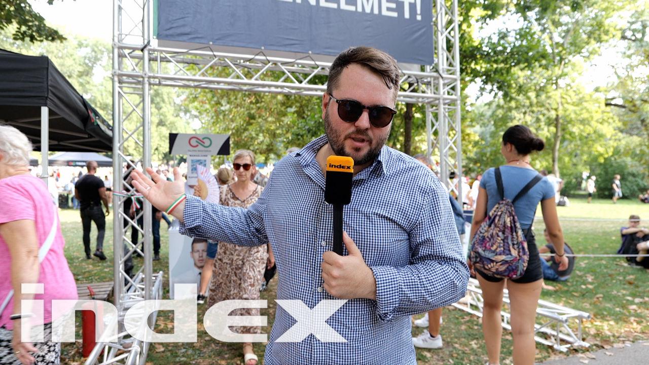 Így dobták ki biztonsági őrök az Index stábját Magyar Péter nyilvános rendezvényéről