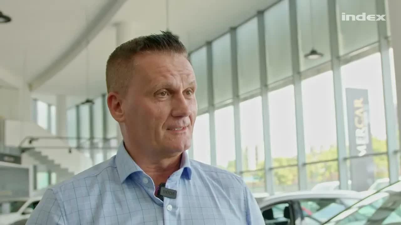 "Van, olyan ügyvezető, aki Porschét kér, vagy Maseratit"