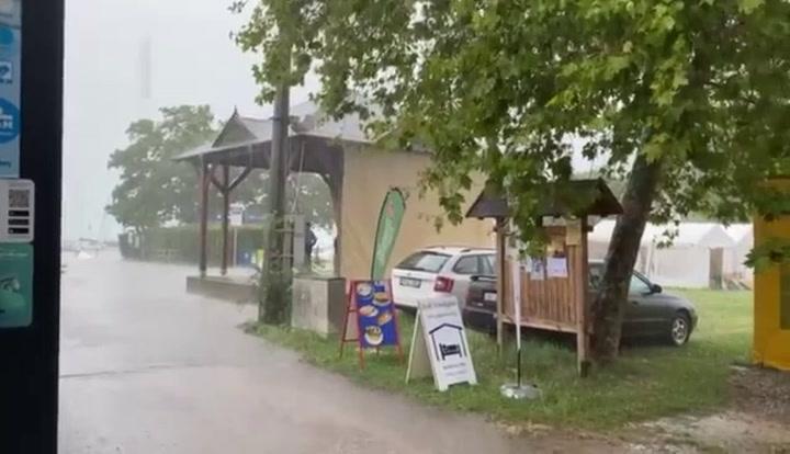 Thumbnail for Hatamas esőzés volt a Balatonon