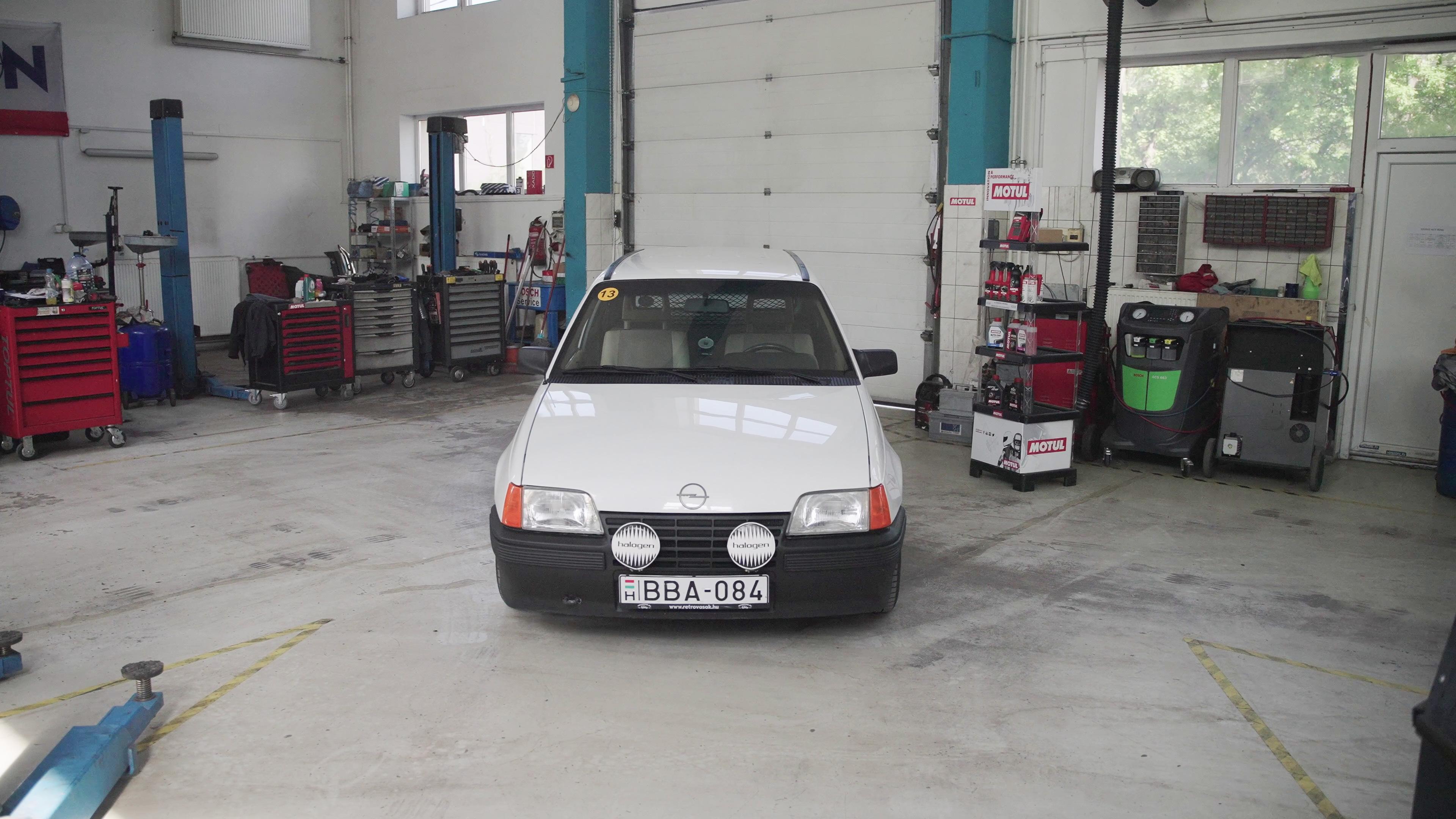 5 éves korom óta ebben az autóban ülök – Opel Kadett LS 1,6D – 1987 – MűhelyPRN 308. thumbnail