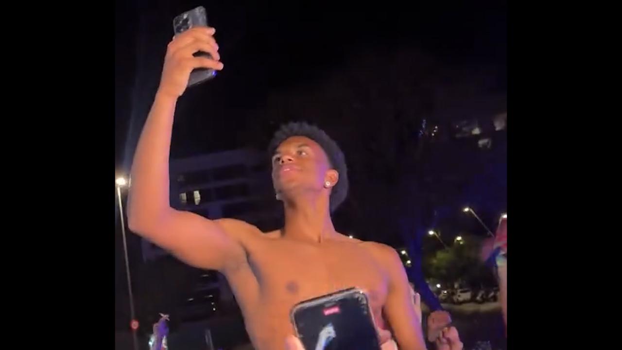 Videó-összeállításunk a Barcelona bajnoki örömünnepéről thumbnail
