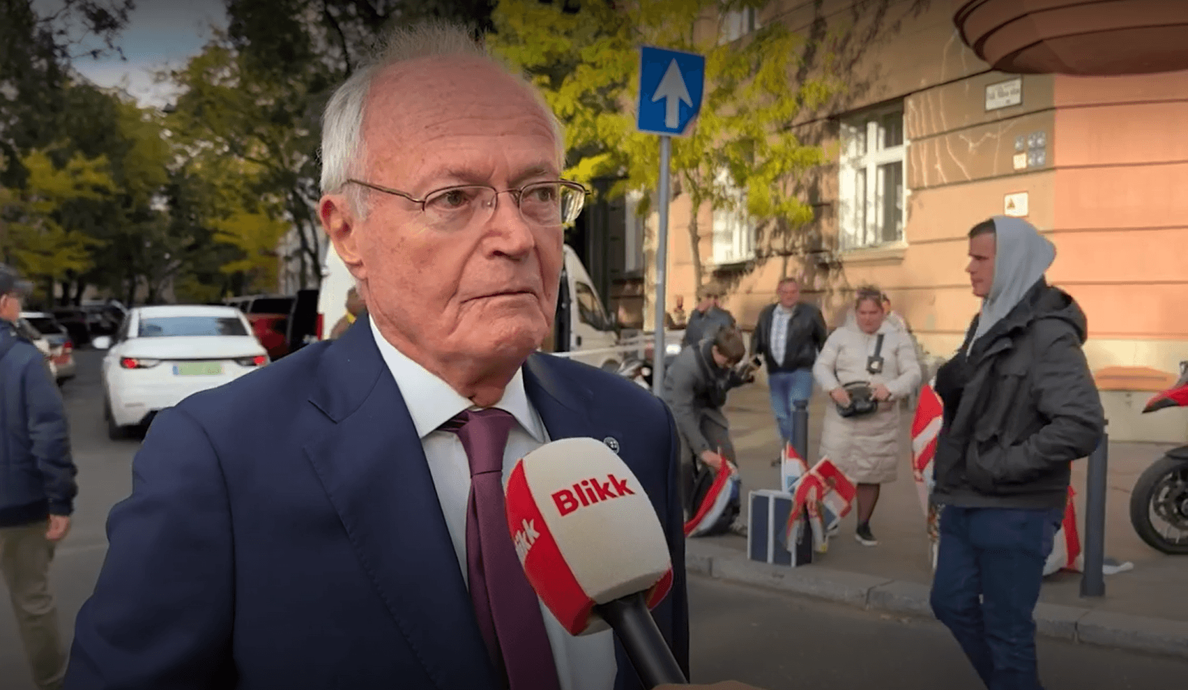 Medgyessy Péter egykori miniszterelnökkel futottunk össze a Kossuth téri ünnepségen thumbnail