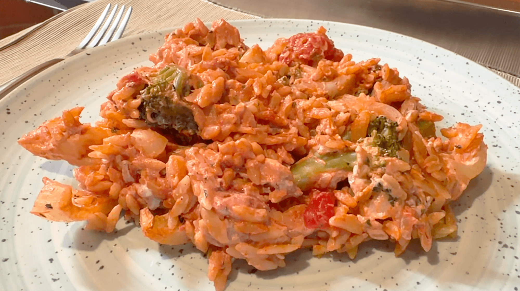 Thumbnail for Tepsiben végezte az orzo tészta – mennyei lett