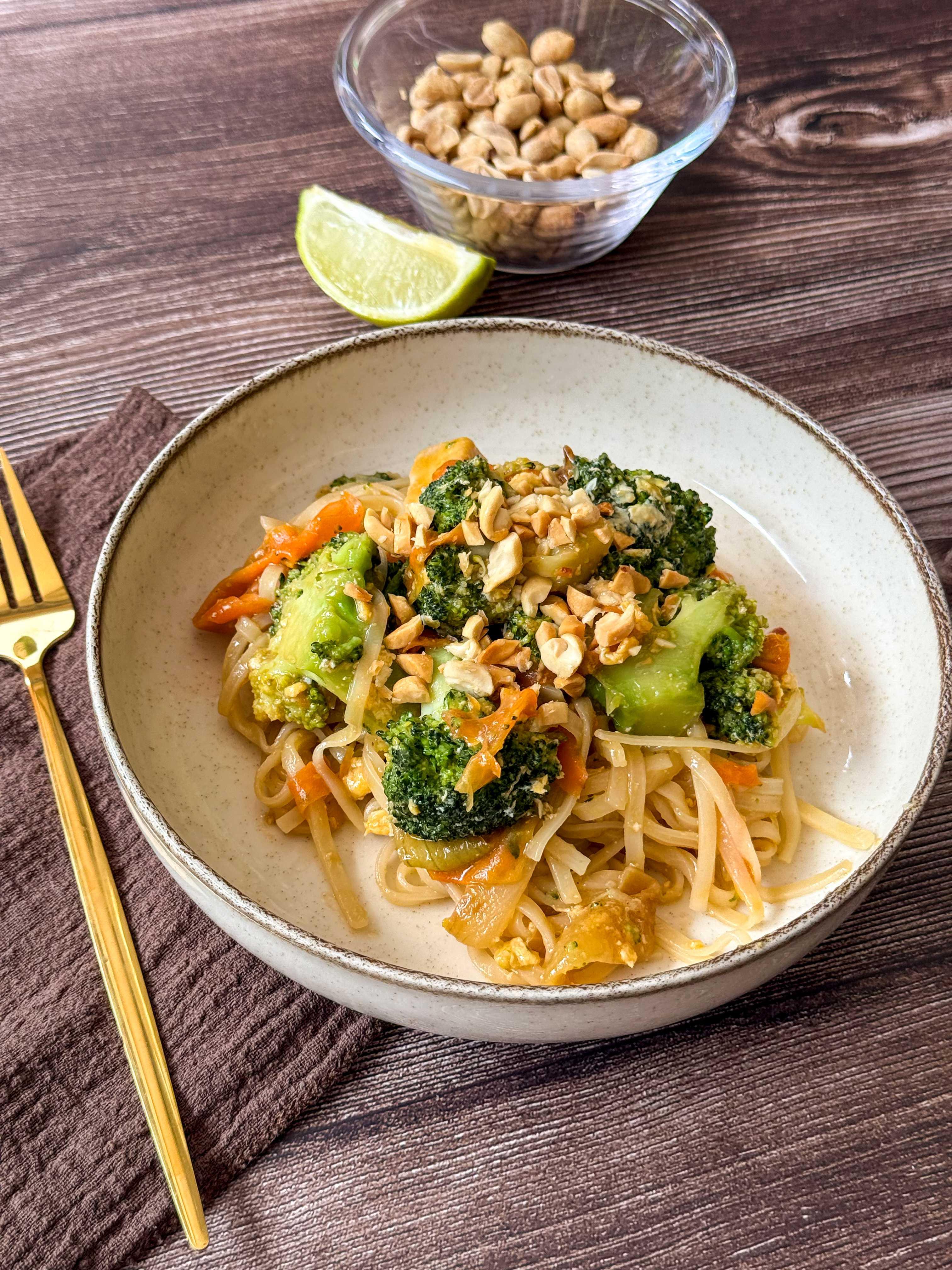 Csirkés pad thai