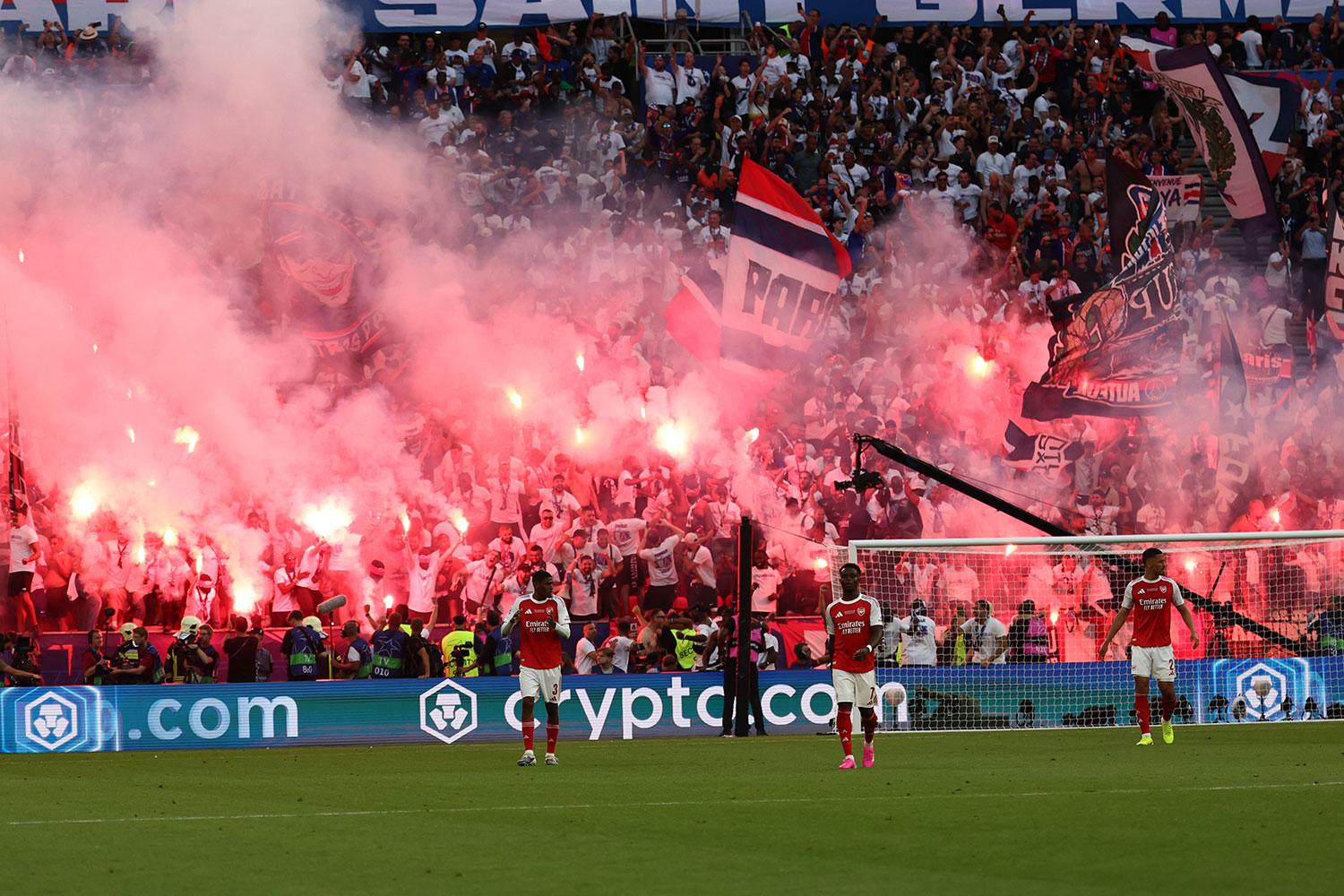 Thumbnail for Rendőrök lepték el a PSG szektort a pirózásuk után