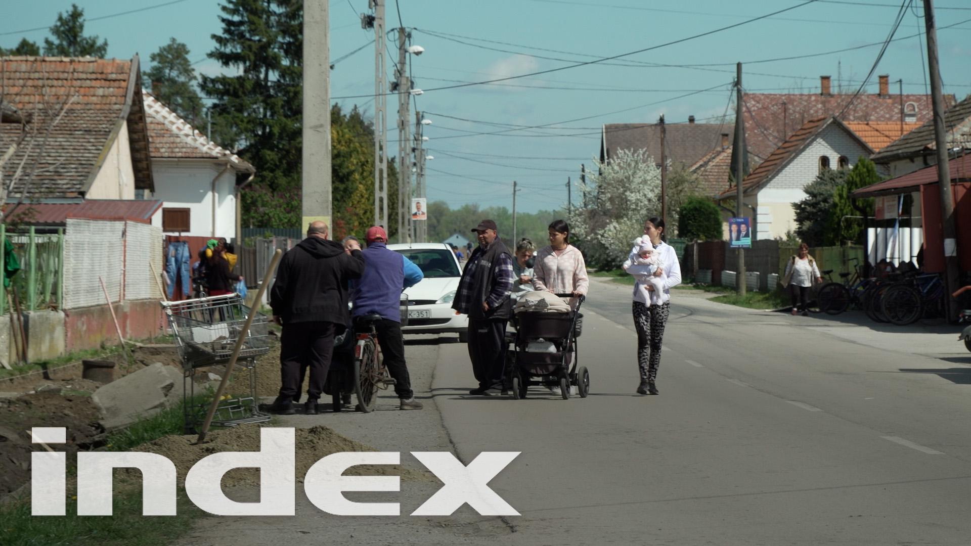 Thumbnail for „Ezek uzsorás férgek, elmennek a házakhoz kocsival, és elvisznek mindenkit szavazni”