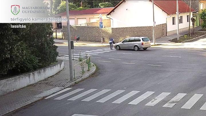 Thumbnail for A zebrán sodorta el a gyalogost a tizenéves sofőr