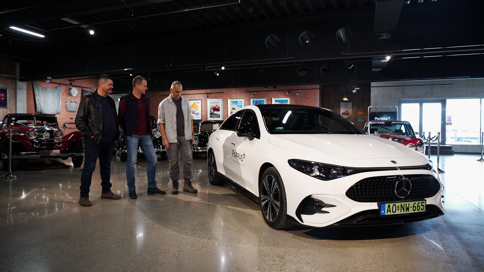 Hívjál Lacinak - így köszönt Palik a Mercedes CLA250+ EQ-nak